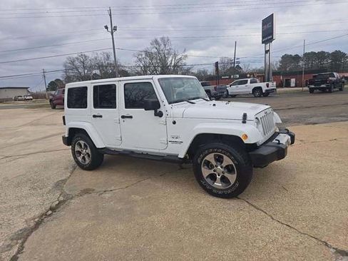 Used 2017 Jeep Wrangler Unlimited Sahara w/ Connectivity Group image 1