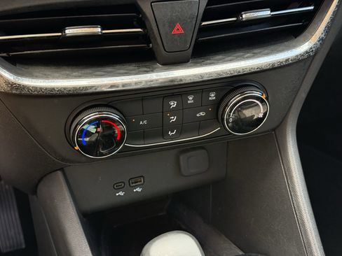 Used 2025 Buick Encore GX Preferred image 25