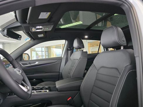 New 2024 Volkswagen Atlas Cross Sport SEL R-Line AWD/4WD image 24