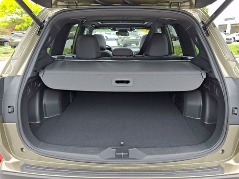 Certified 2025 Subaru Forester Premium AWD/4WD image 30