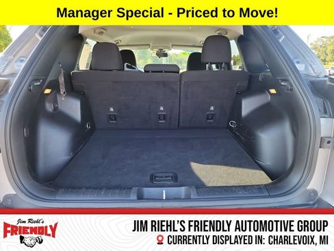 Used 2019 Jeep Cherokee Latitude w/ Popular Appearance Group image 25