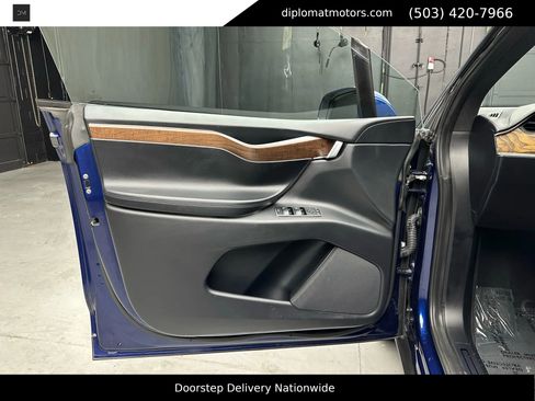 Used 2018 Tesla Model X 100D image 30