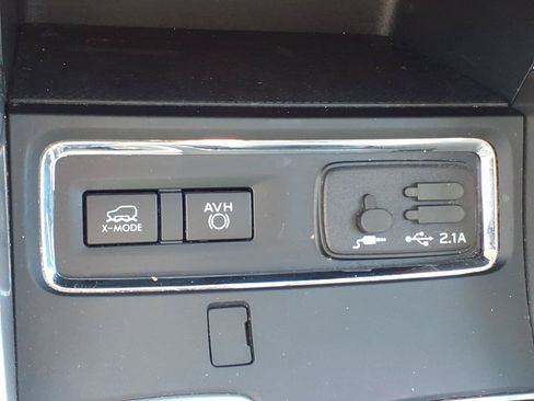 Used 2022 Subaru Ascent Limited w/ Technology Package AWD/4WD image 19