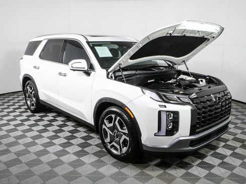Used 2023 Hyundai Palisade Limited w/ Winter Package image 38