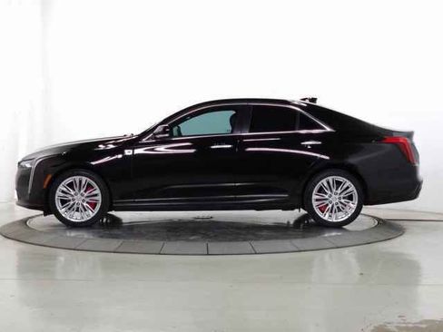 Used 2023 Cadillac CT4 Premium Luxury image 2