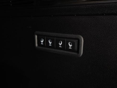 Used 2024 Jeep Wagoneer Series II image 12