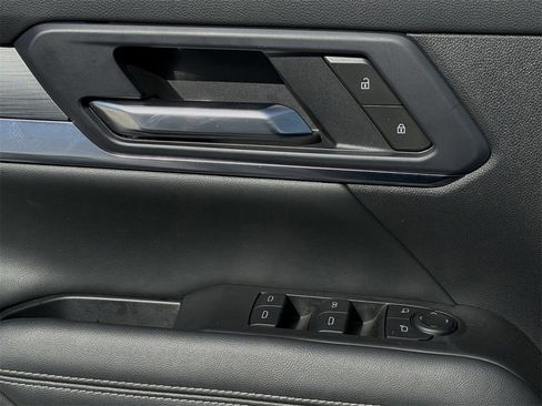 Used 2025 GMC Terrain Elevation image 21