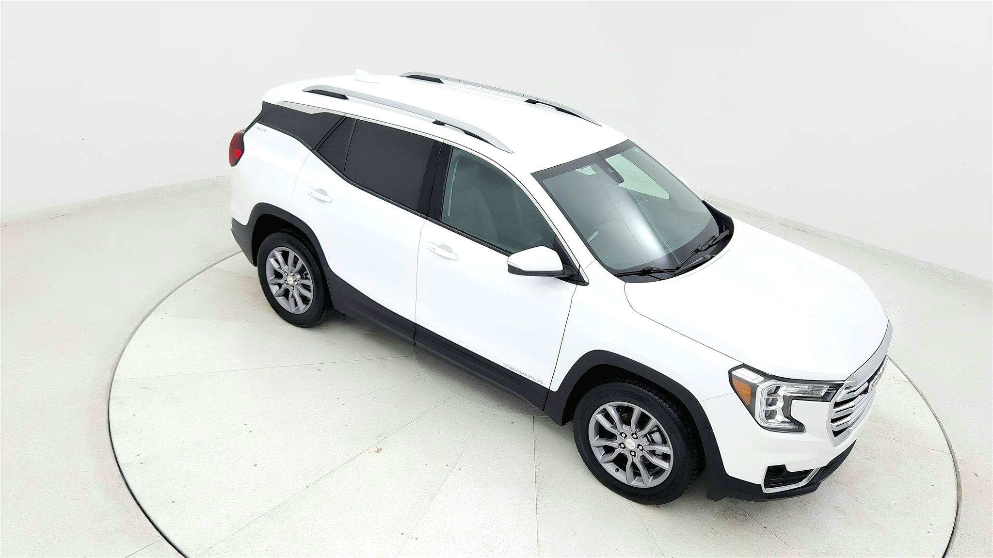 Used 2024 GMC Terrain SLT AWD/4WD image 19