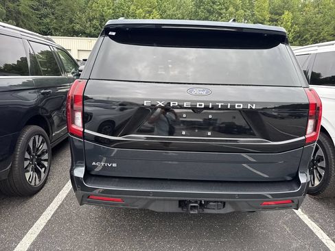 Used 2025 Ford Expedition Active AWD/4WD image 18