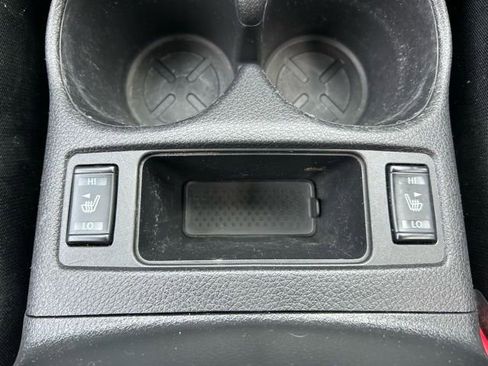 Used 2020 Nissan Rogue SV image 16