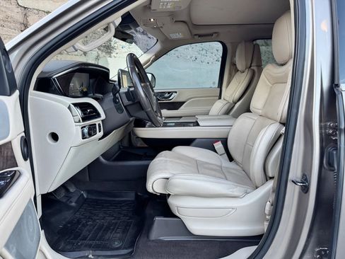 Used 2018 Lincoln Navigator Reserve w/ Technology Package image 10