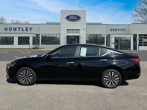 Used 2024 Nissan Altima 2.5 SV w/ SV Premium Package image 7