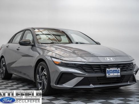 Used 2025 Hyundai Elantra Sport FWD image 1