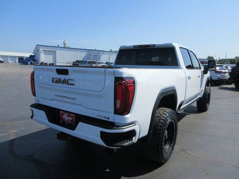Used 2021 GMC Sierra 2500 AT4 w/ AT4 Premium Plus Package AWD/4WD image 5