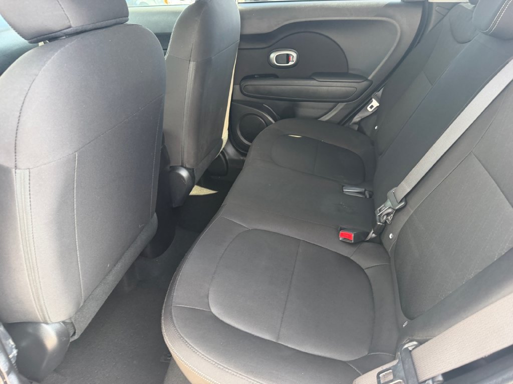 Used 2016 Kia Soul FWD image 13