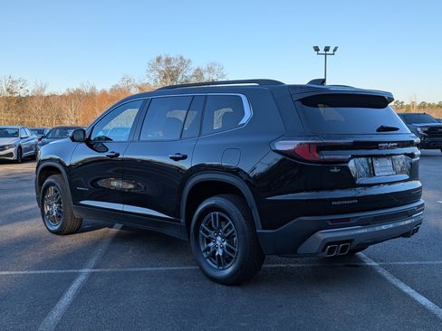 Used 2025 GMC Acadia Elevation image 7