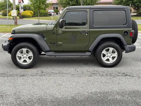 Used 2021 Jeep Wrangler Sport AWD/4WD image 3