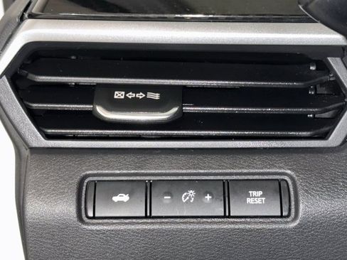 Used 2023 Nissan Altima 2.5 SR w/ SR Premium Package image 24