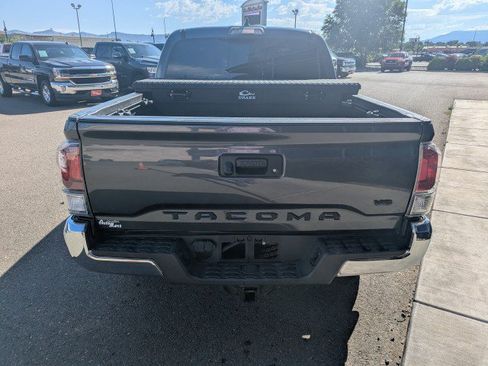 Used 2021 Toyota Tacoma TRD Off-Road AWD/4WD image 5