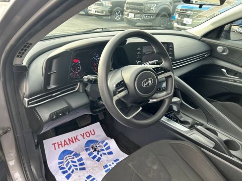 Used 2022 Hyundai Elantra SEL image 29