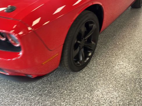 Used 2015 Dodge Challenger R/T w/ Quick Order Package 22B R/T RWD image 28