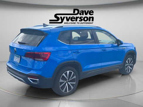 Used 2023 Volkswagen Taos SE AWD/4WD image 4
