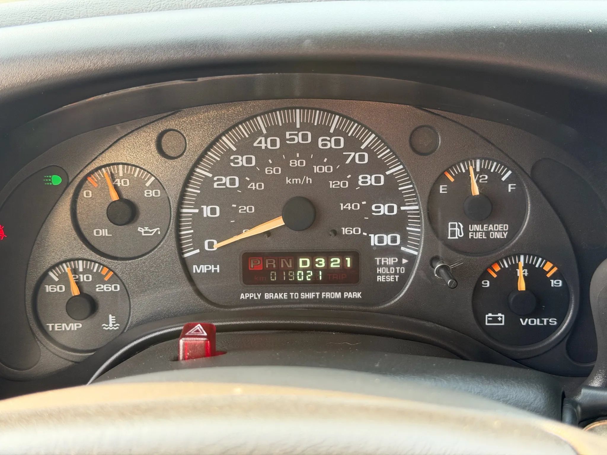 Used 2002 Chevrolet Express 3500 w/ Appearance Pkg RWD image 3