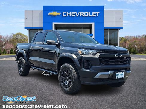 Used 2024 Chevrolet Colorado Trail Boss AWD/4WD image 1