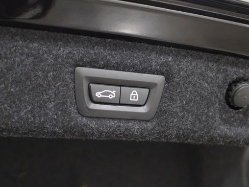Used 2021 BMW 530i w/ Premium Package RWD image 39