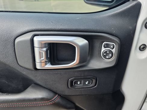 Used 2019 Jeep Wrangler Unlimited Rubicon AWD/4WD image 23