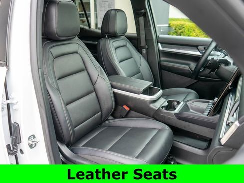 Used 2026 GMC Terrain Elevation w/ Elevation Premium Package image 9