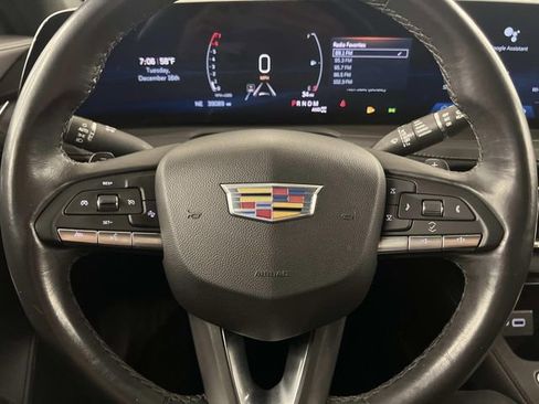 Used 2024 Cadillac XT4 Premium Luxury image 14