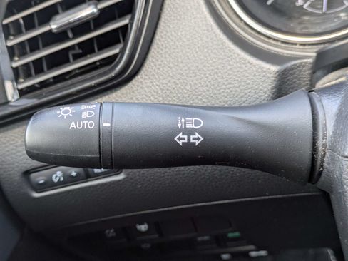 Used 2022 Nissan Rogue Sport SL FWD image 16