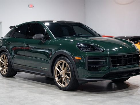 Used 2024 Porsche Cayenne Turbo GT AWD/4WD image 14