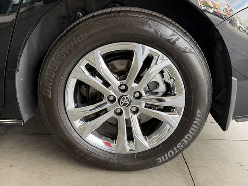 Certified 2024 Toyota Sienna Platinum w/ Protection Package (TMS) AWD/4WD image 17