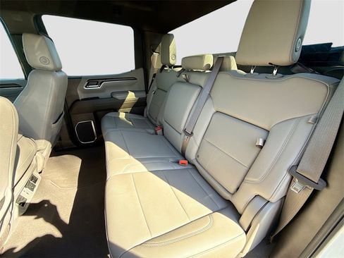 Used 2024 GMC Sierra 1500 SLT w/ X31 Off-Road Package image 24