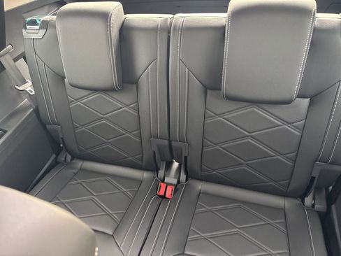 New 2026 Volkswagen Atlas SE image 12