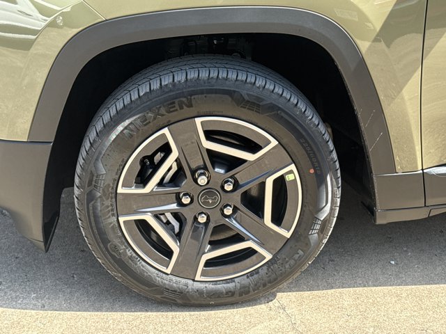 New 2026 Jeep Cherokee Laredo AWD/4WD image 13