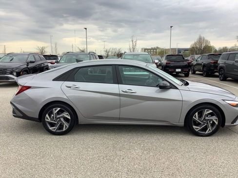 Certified 2025 Hyundai Elantra Sport w/ Cargo Package FWD image 4
