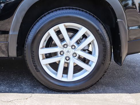 Used 2015 Toyota Highlander LE FWD image 11