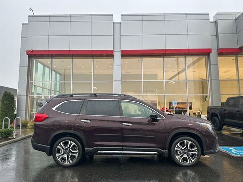 Used 2025 Subaru Ascent Touring image 2