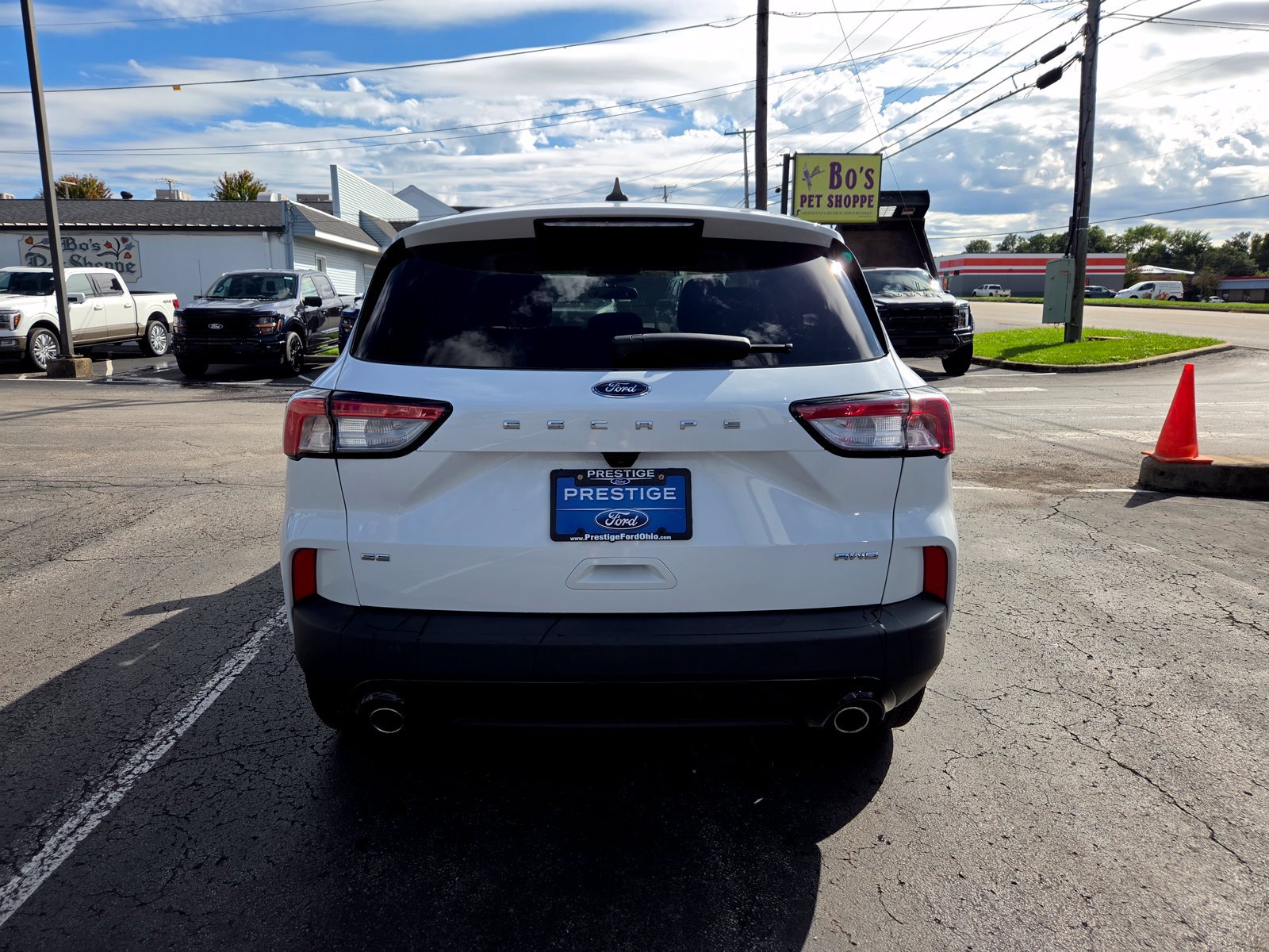 Used 2022 Ford Escape SE w/ SE Sport Appearance Package AWD/4WD image 5