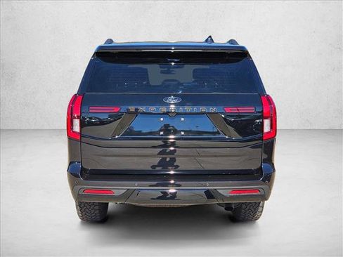 Used 2025 Ford Expedition Tremor image 7