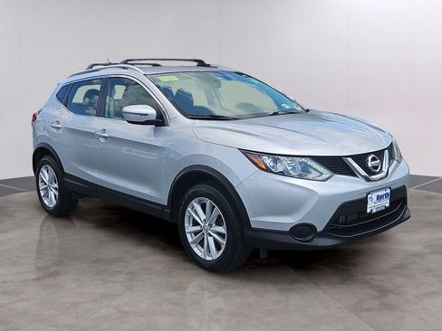Used 2017 Nissan Rogue Sport SV AWD/4WD image 3