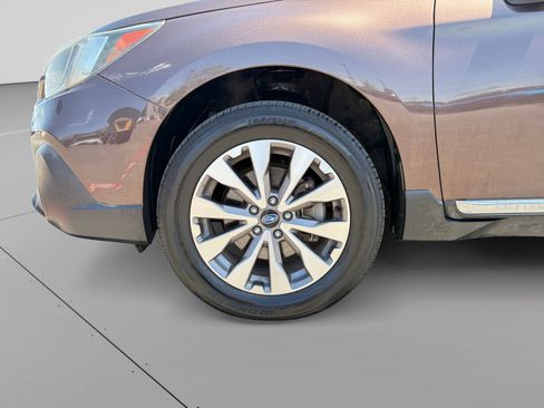 Used 2019 Subaru Outback 2.5i Touring AWD/4WD image 9