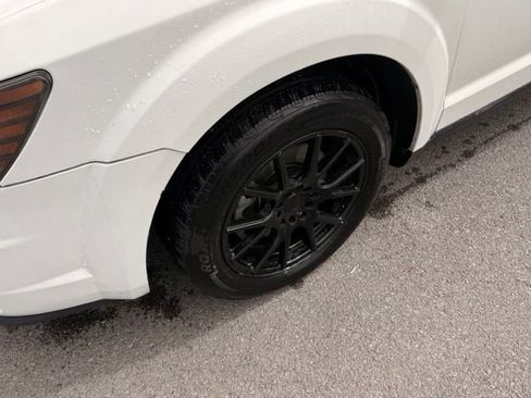 Used 2018 Dodge Journey SE w/ Blacktop Package FWD image 11