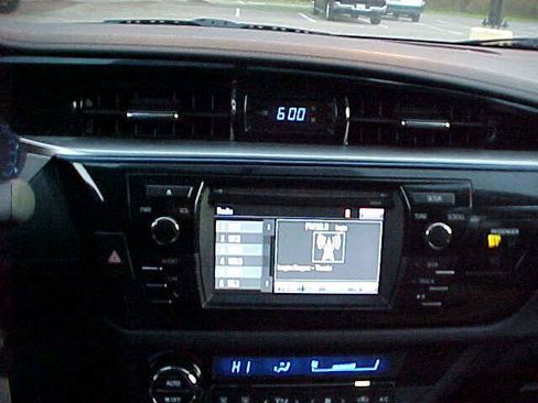 Used 2015 Toyota Corolla S FWD image 27