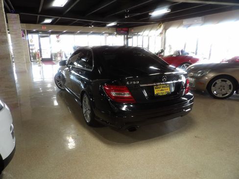 Used 2012 Mercedes-Benz C 250 Sedan image 4