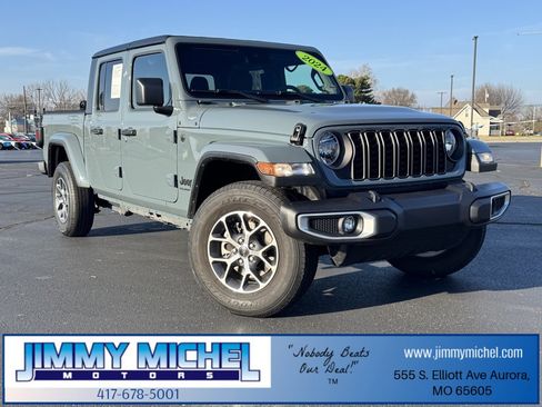 Used 2024 Jeep Gladiator Sport image 1