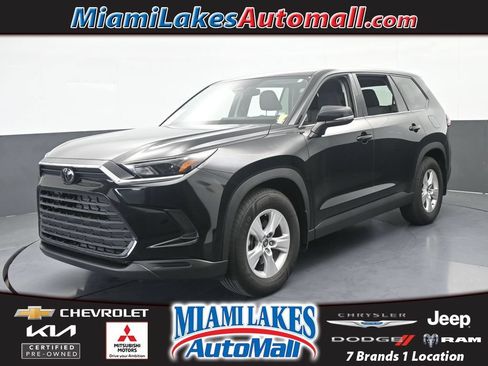 Used 2025 Toyota Grand Highlander FWD image 1